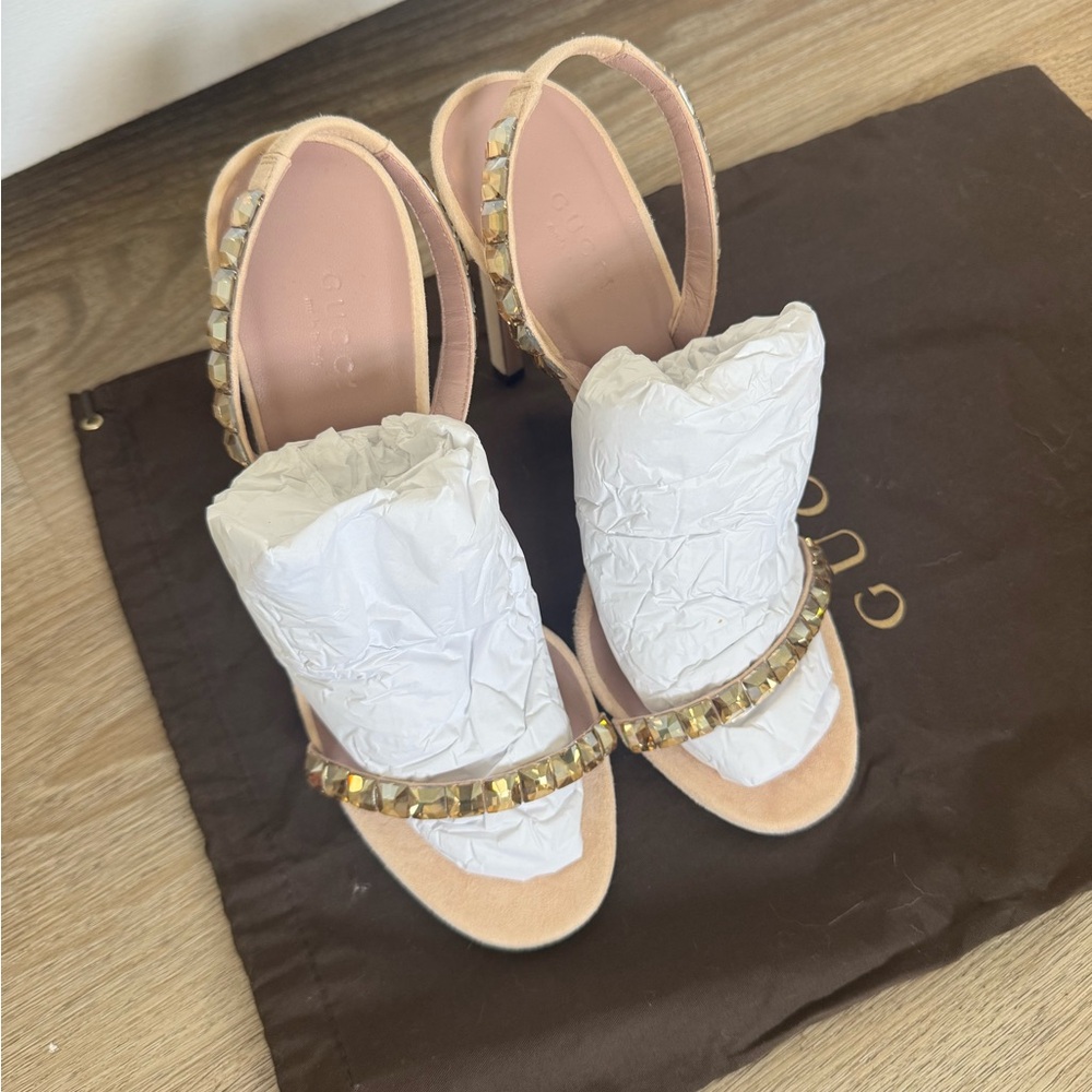 Gucci Crystal Kid Scamosciato Mallory Slingback in Pink Suede